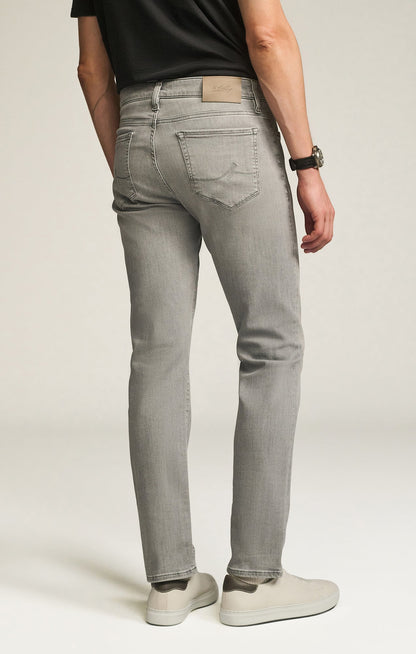 34 Heritage Courage Straight Leg Jeans in Light Grey Organic Ultra