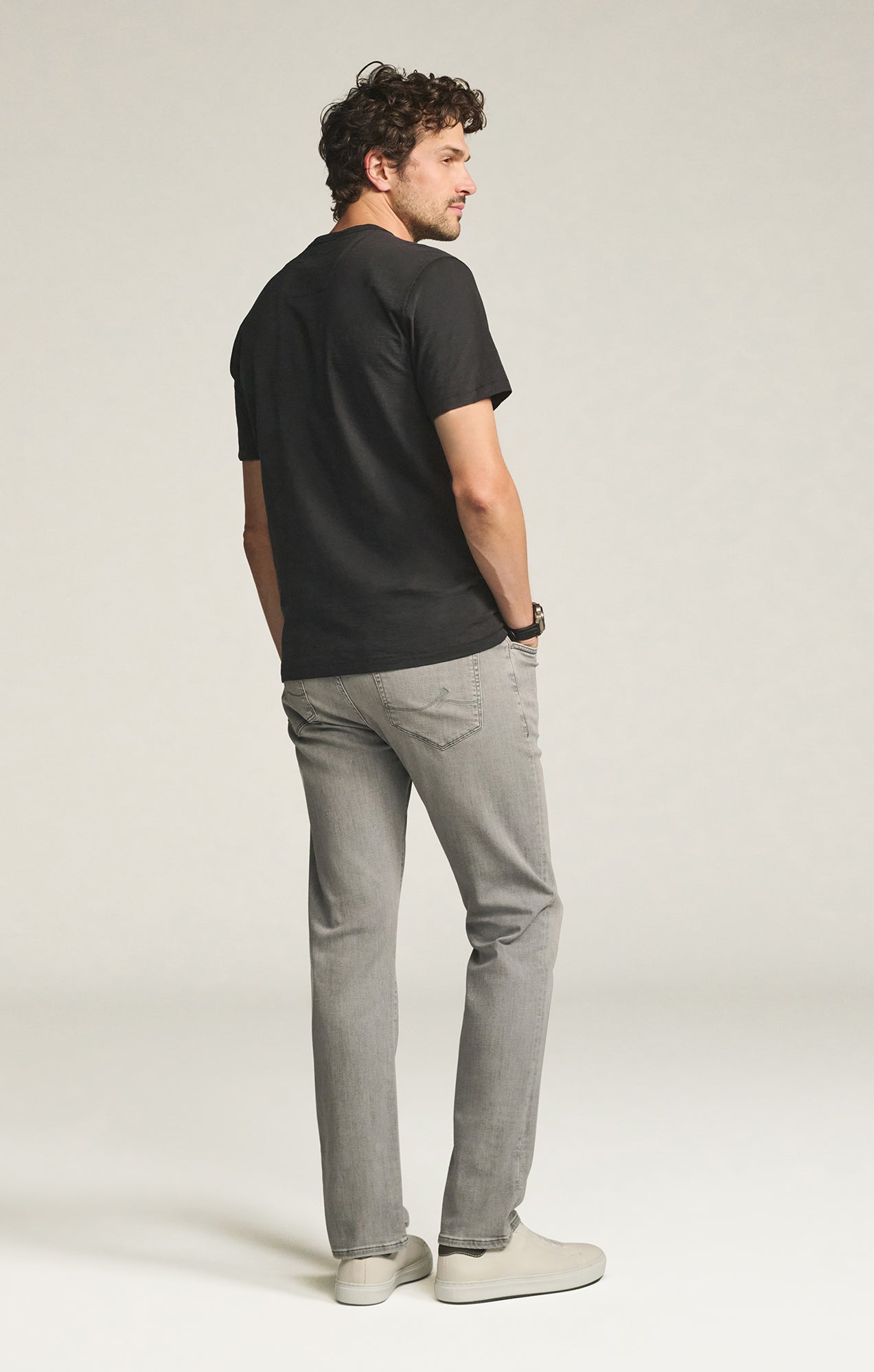 34 Heritage Courage Straight Leg Jeans in Light Grey Organic Ultra