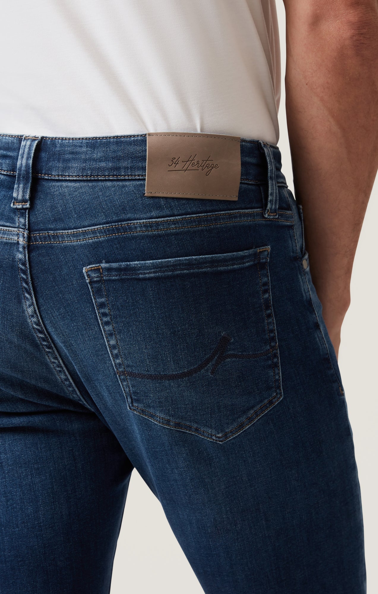 34 Heritage Courage Straight Leg Jeans in Dark Brushed Organic Ultra