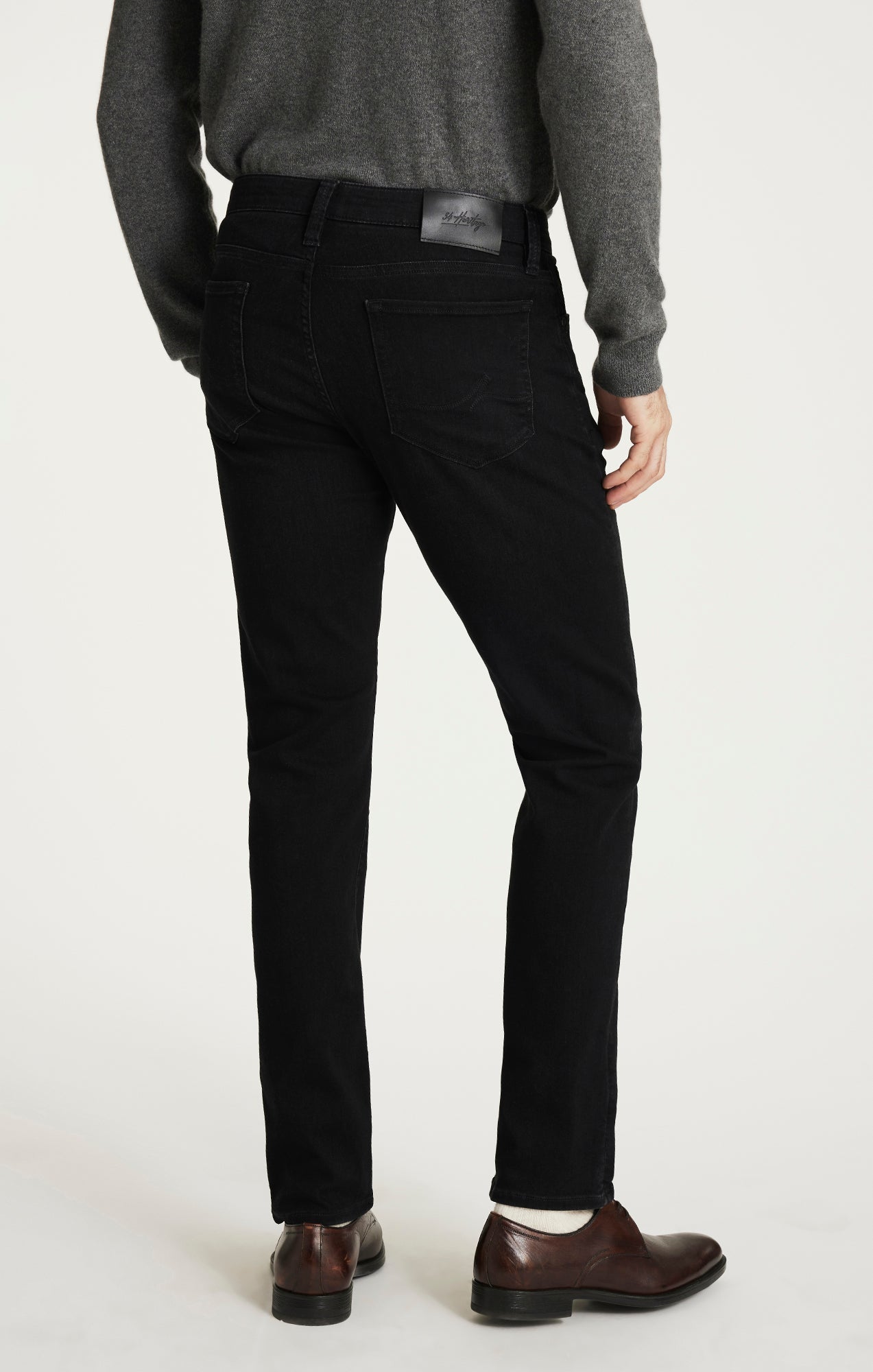 34 Heritage Courage Straight Leg Jeans in Smoke Organic Ultra
