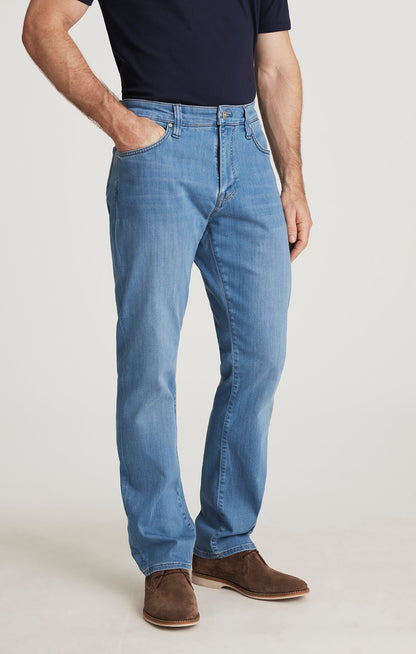 34 Heritage Camino Relaxed Straight Jeans in Cloud Blue Urban