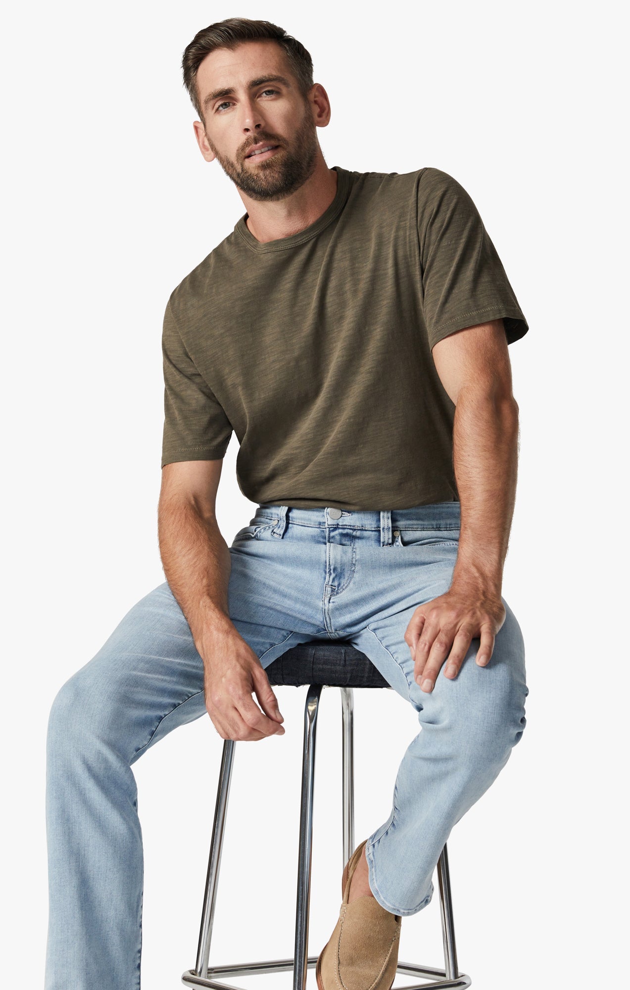34 Heritage Courage Straight Leg Jeans In Bleached Urban