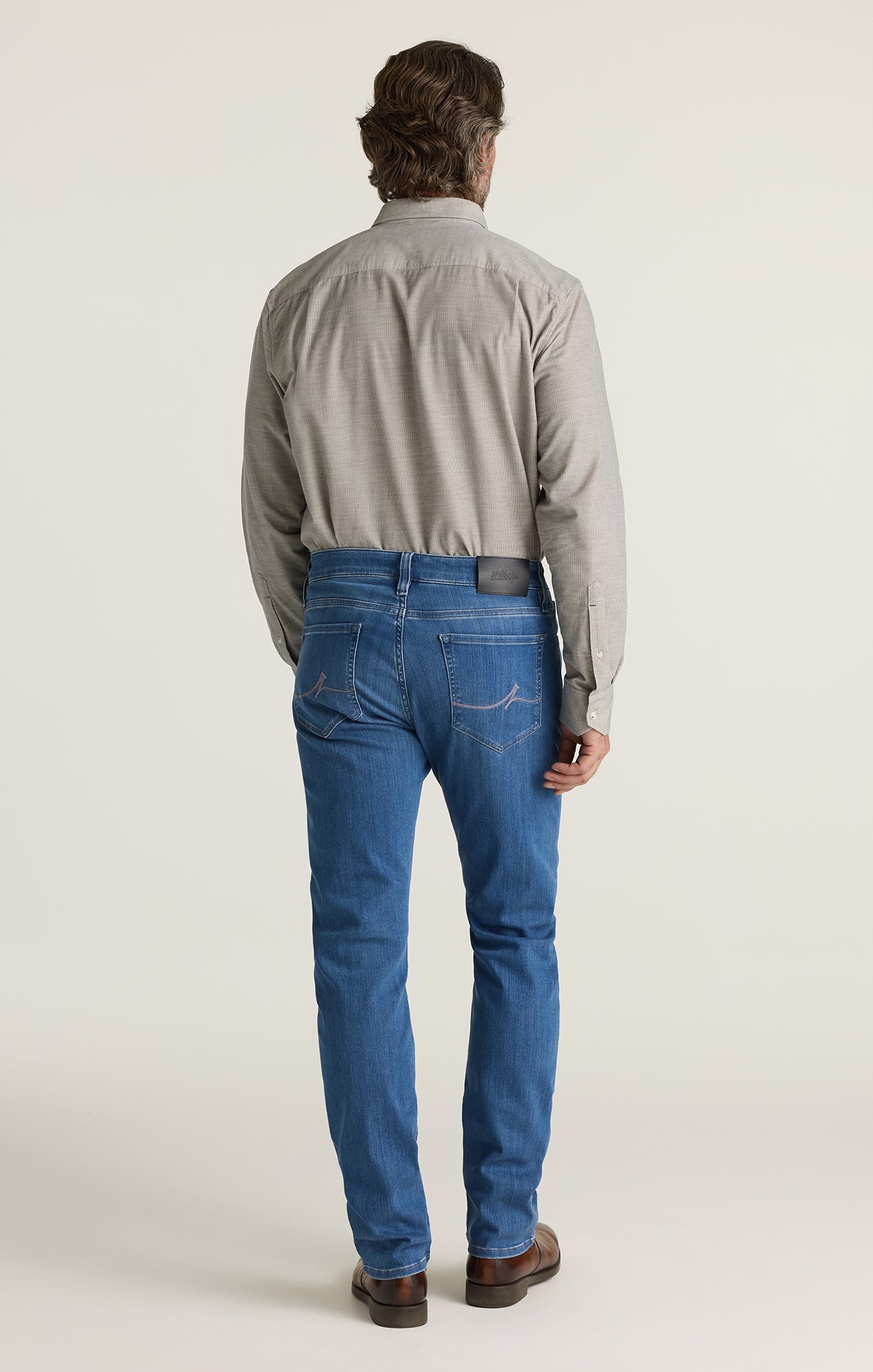 34 Heritage Courage Straight Leg Jeans in Light Brushed Urban