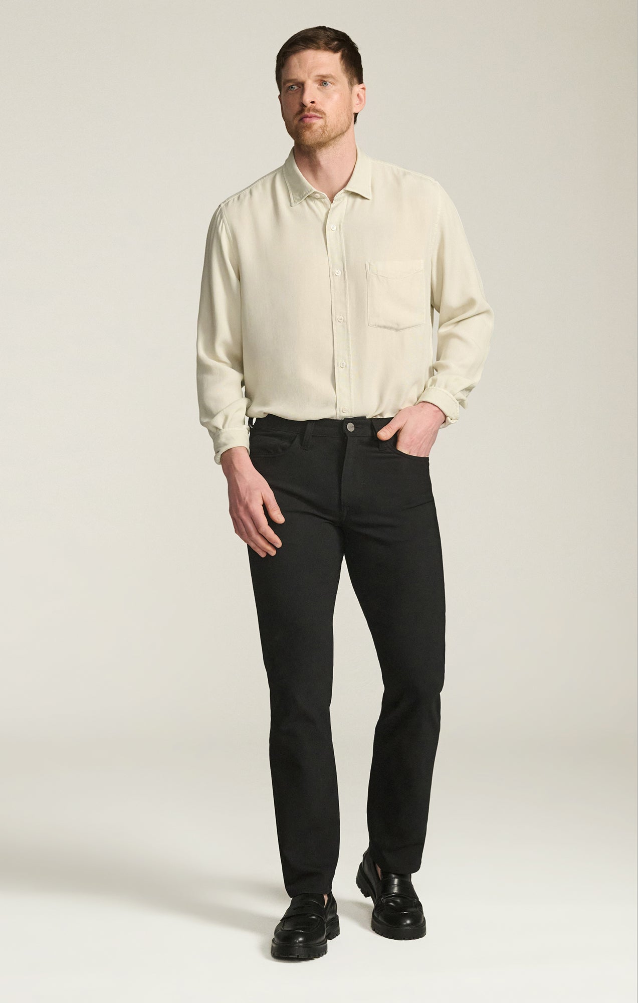 34 Heritage Charisma Relaxed Straight Pants in Black Commuter