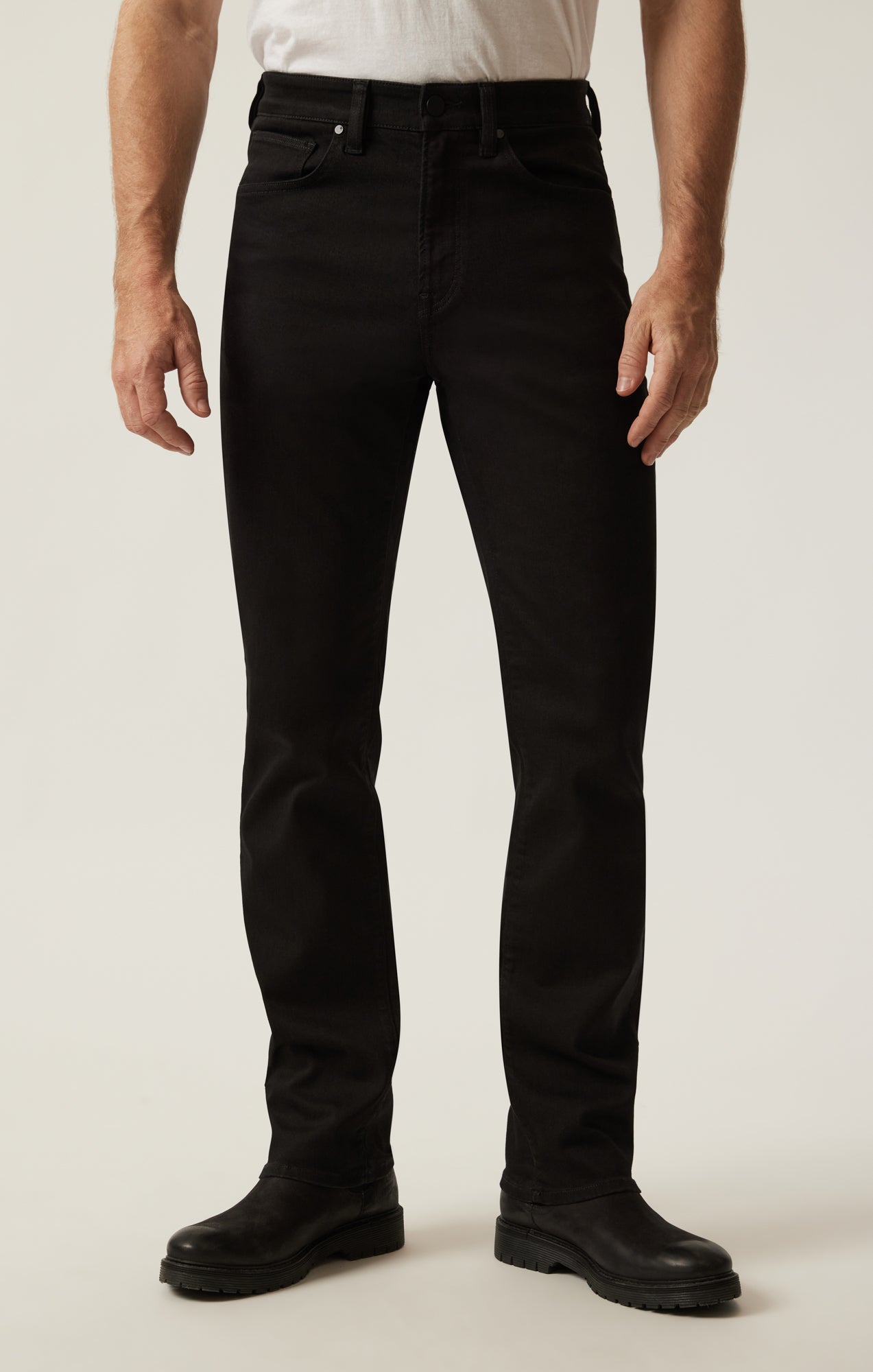 34 Heritage Charisma Relaxed Straight Pants in Black Siena