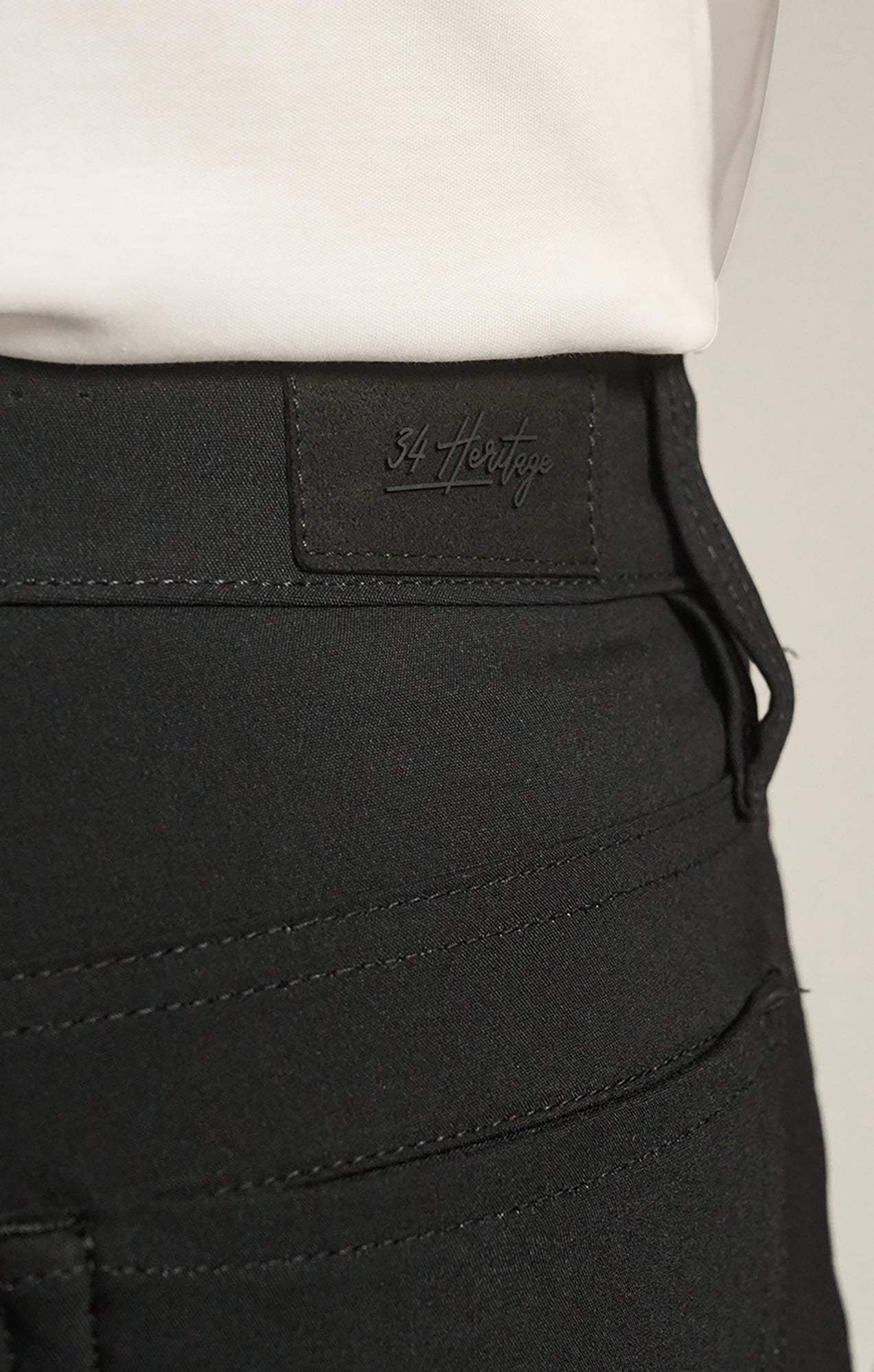 34 Heritage Straight Leg Commuter Pants in Black