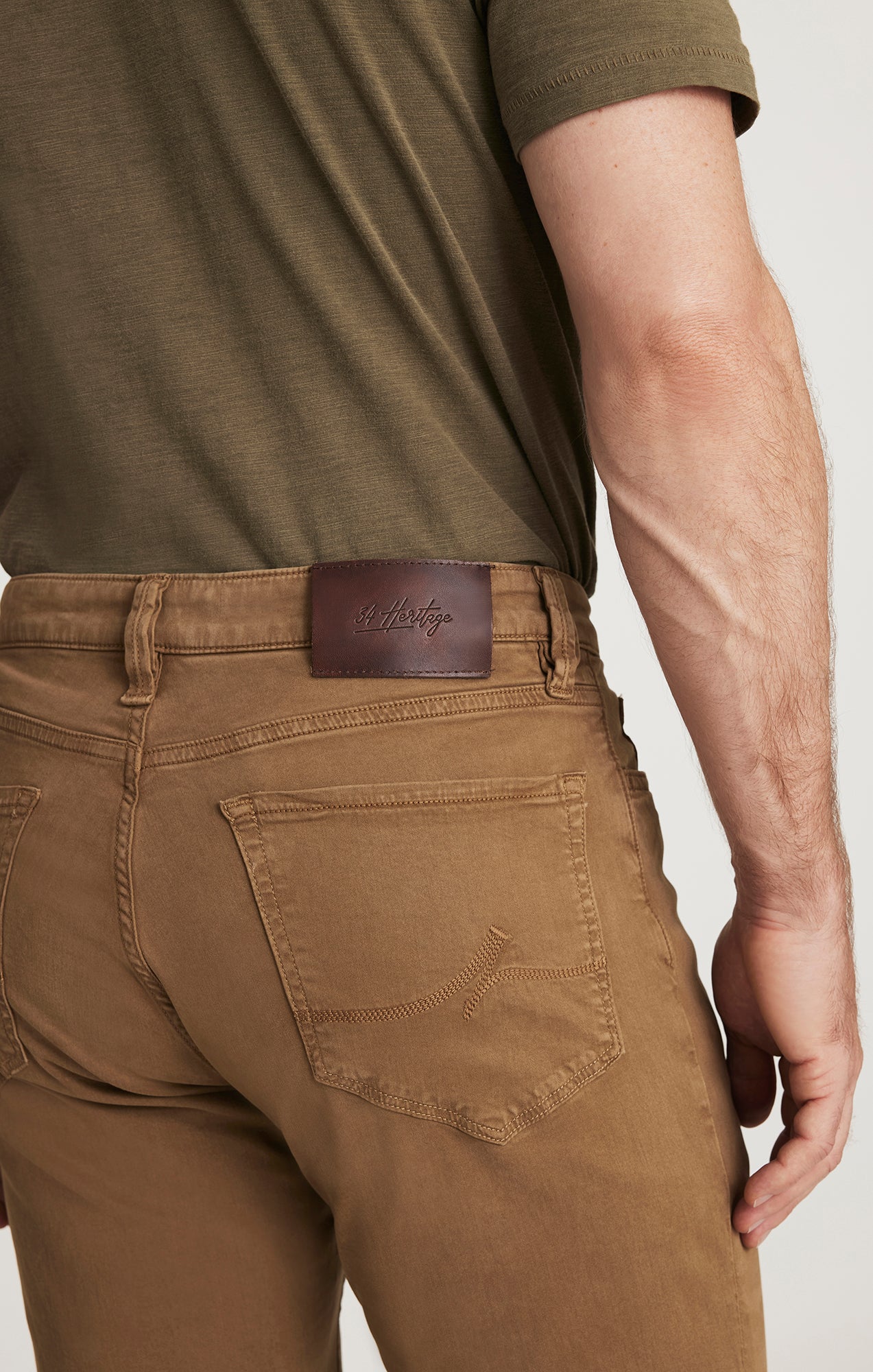 34 Heritage Charisma Comfort Rise Relaxed Straight in Tobacco Twill