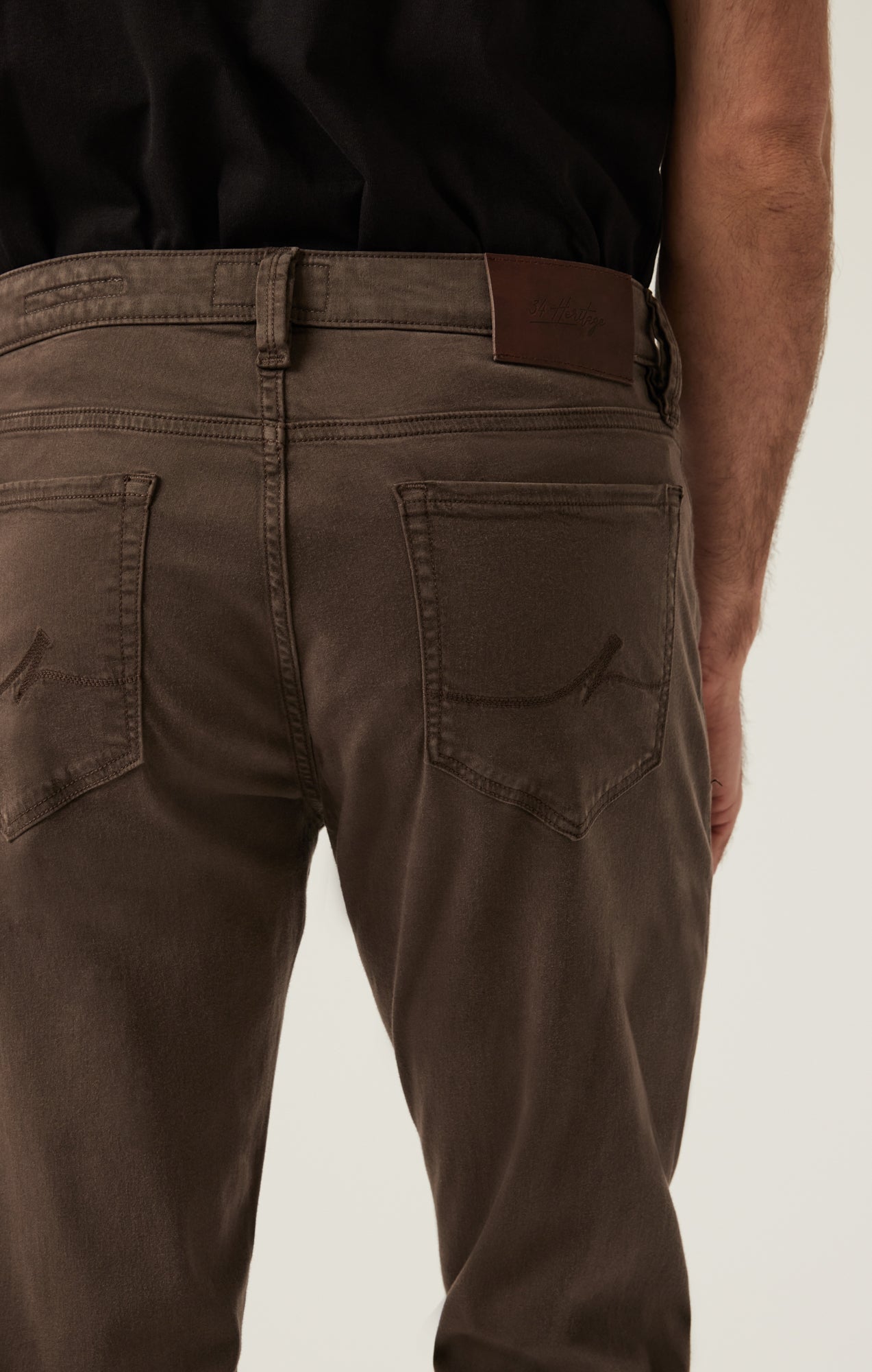 34 Heritage Charisma Relaxed Straight Pants in Oak Twill