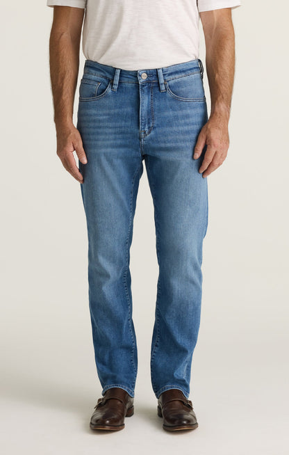 34 Heritage Charisma Relaxed Straight Jeans in Light Brushed Aerodenim