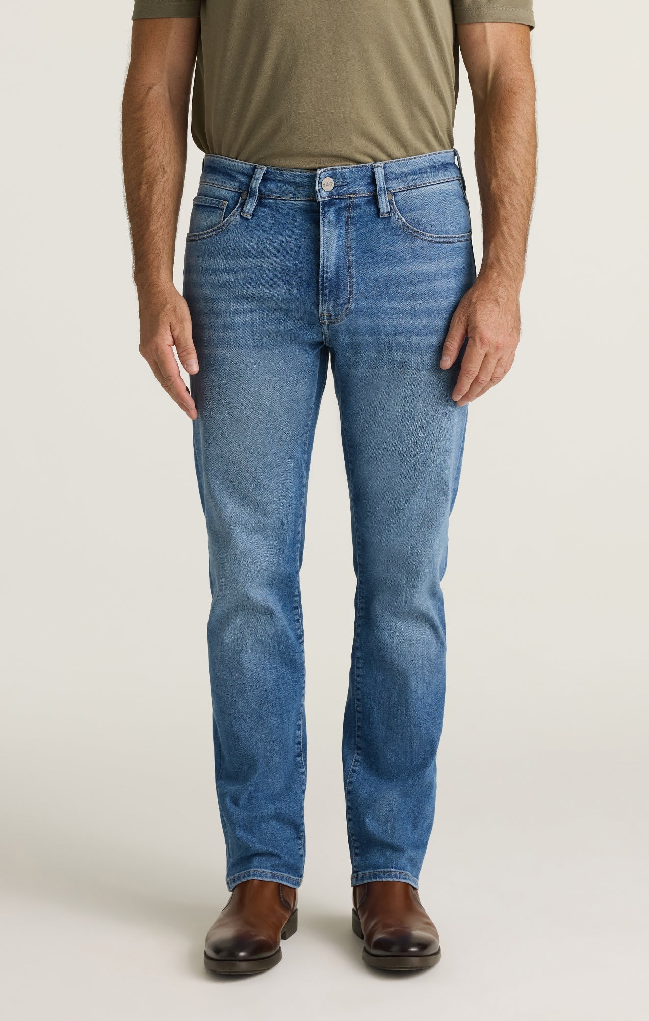 34 Heritage Courage Straight Leg Jeans in Light Brushed Aerodenim