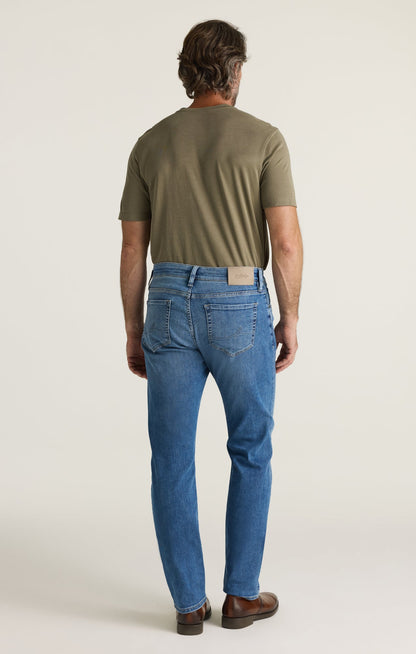 34 Heritage Courage Straight Leg Jeans in Light Brushed Aerodenim
