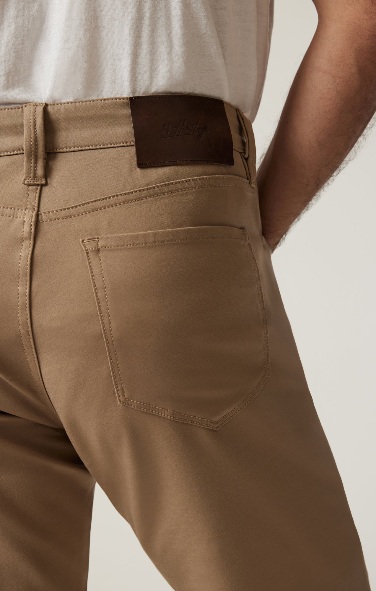34 Heritage Charisma Relaxed Straight Pants in Khaki High Flyer