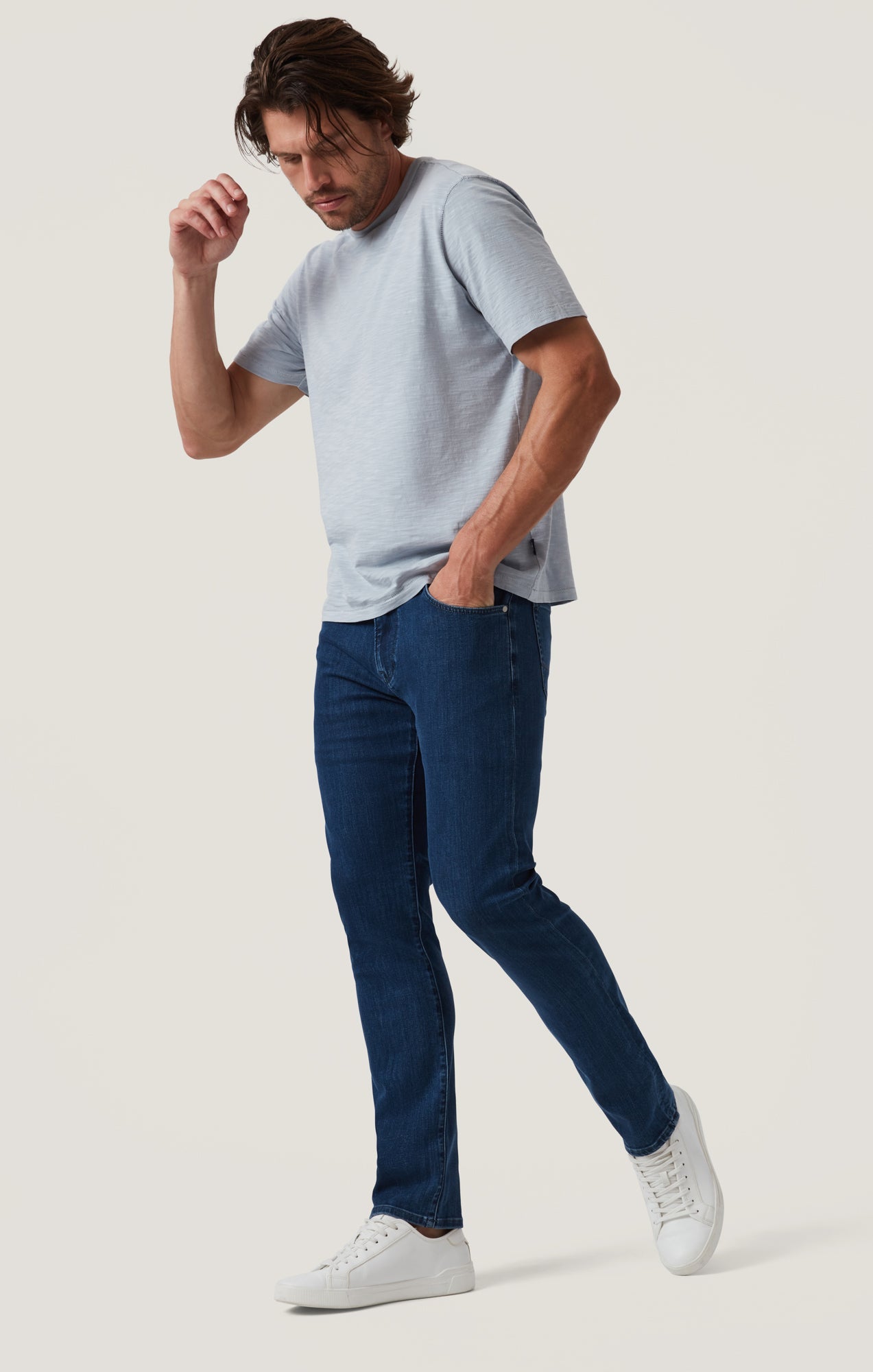34 Heritage Courage Straight Leg Jeans in Night Blue Urban