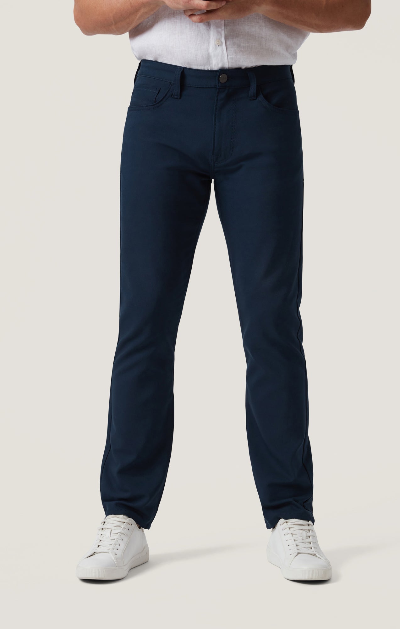 34 Heritage Relaxed Commuter Pants in Navy
