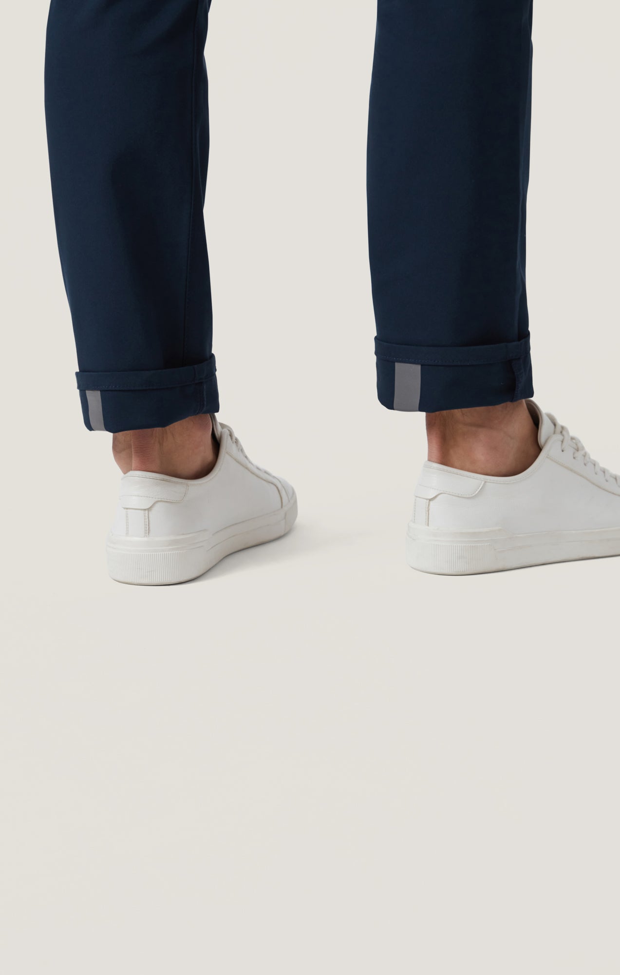34 Heritage Relaxed Commuter Pants in Navy
