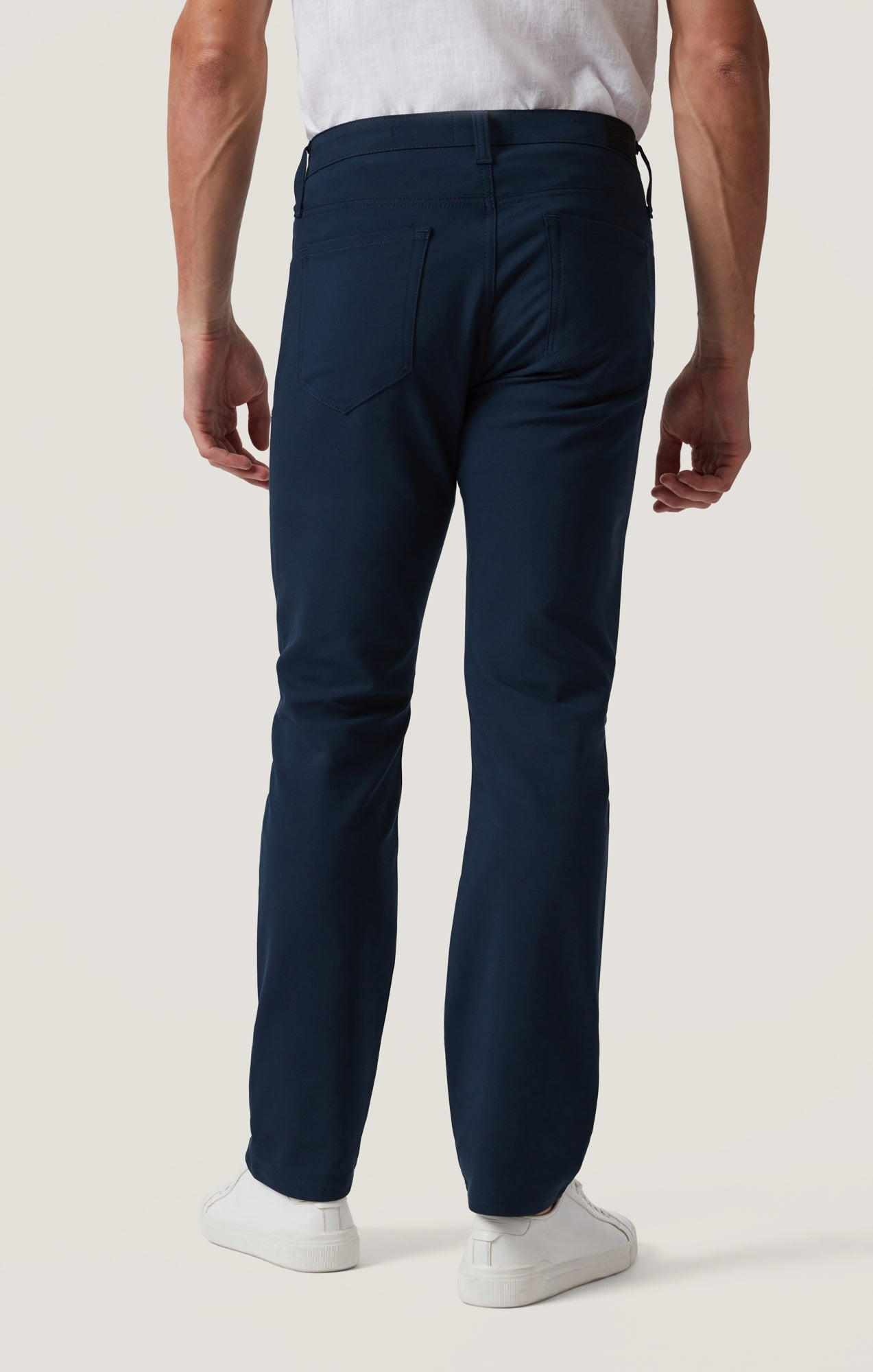 34 Heritage Relaxed Commuter Pants in Navy