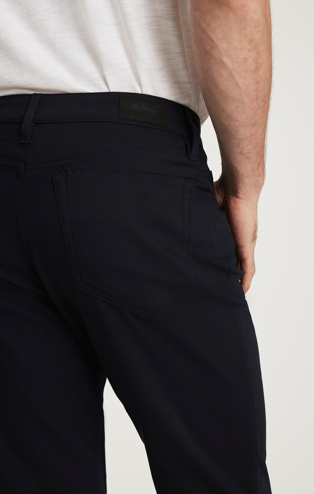 34 Heritage Charisma Relaxed Commuter Pants in Dark Navy