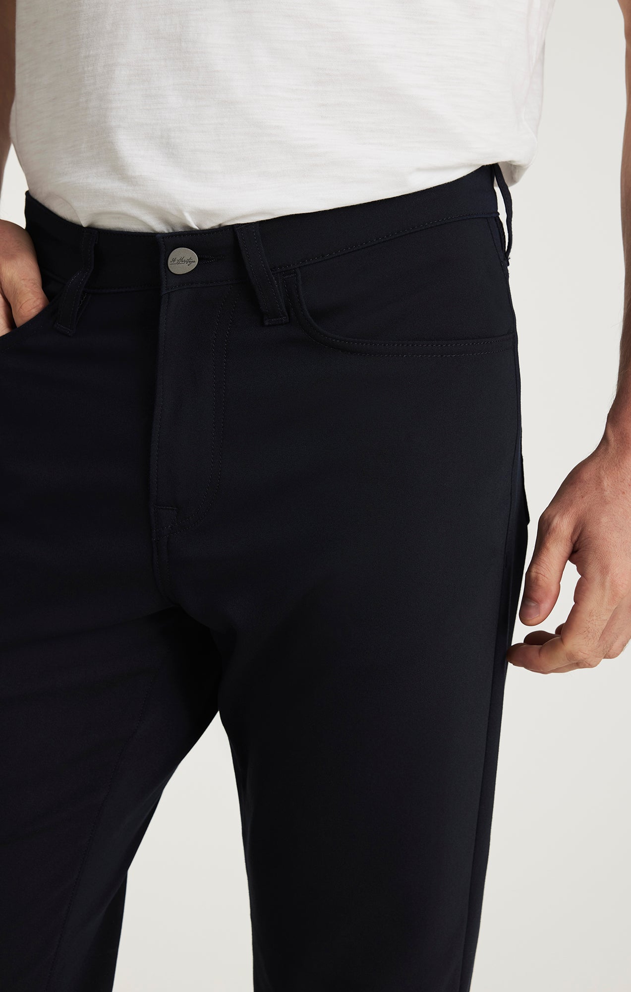 34 Heritage Charisma Relaxed Commuter Pants in Dark Navy
