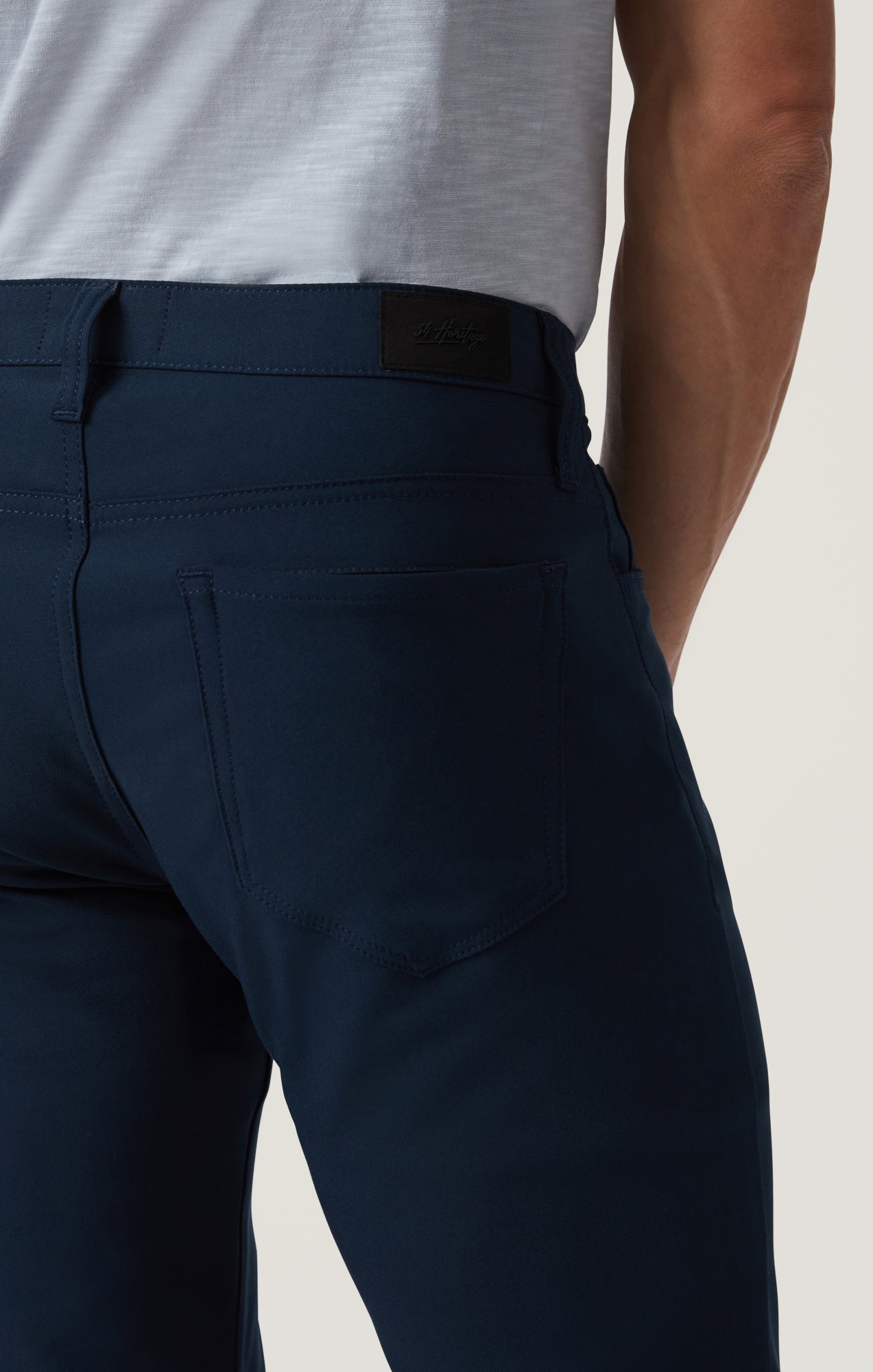 34 Heritage Courage Straight Leg Commuter Pants in Navy