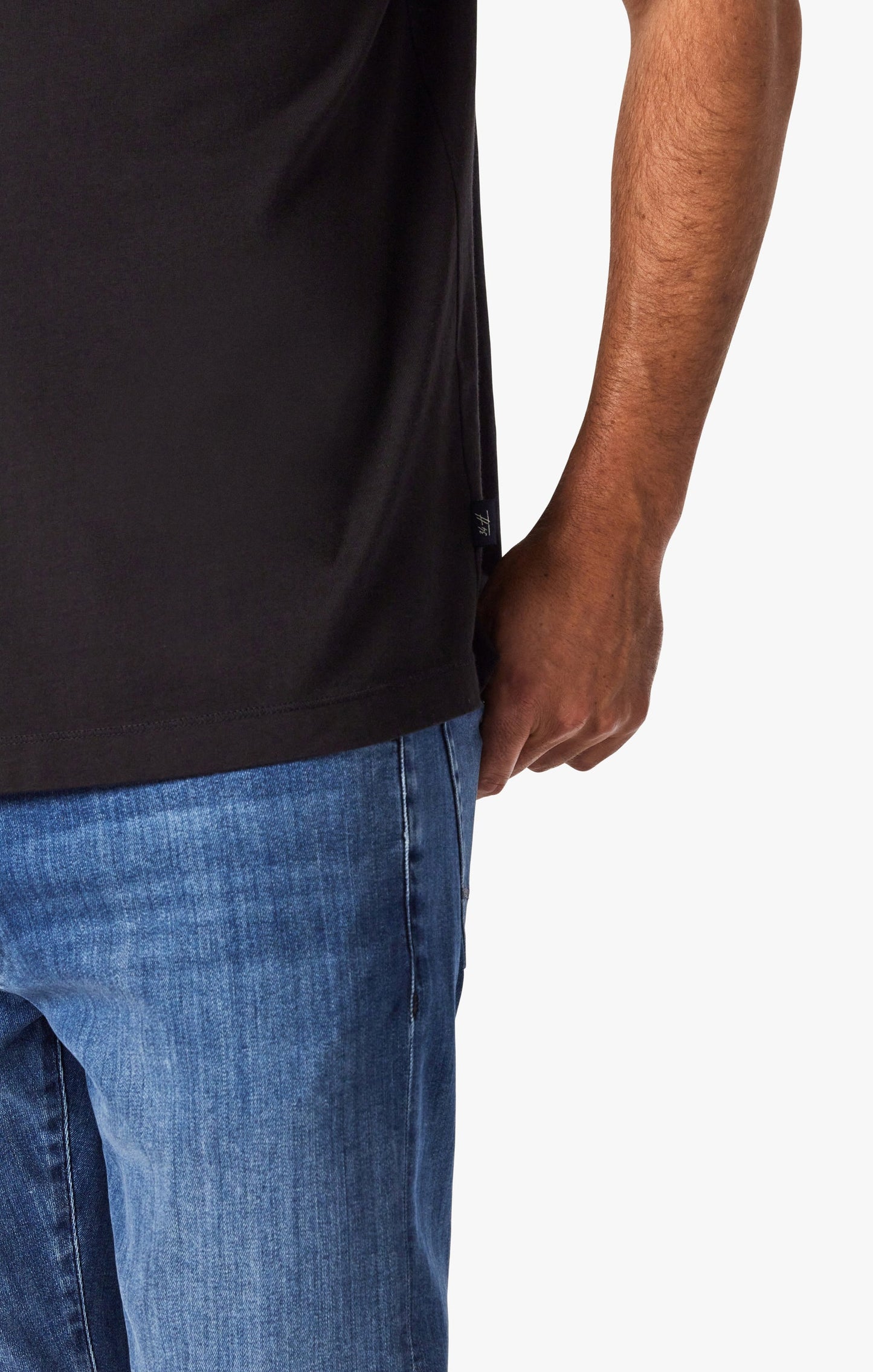 34 Heritage Deconstructed V-Neck T-Shirt in Black