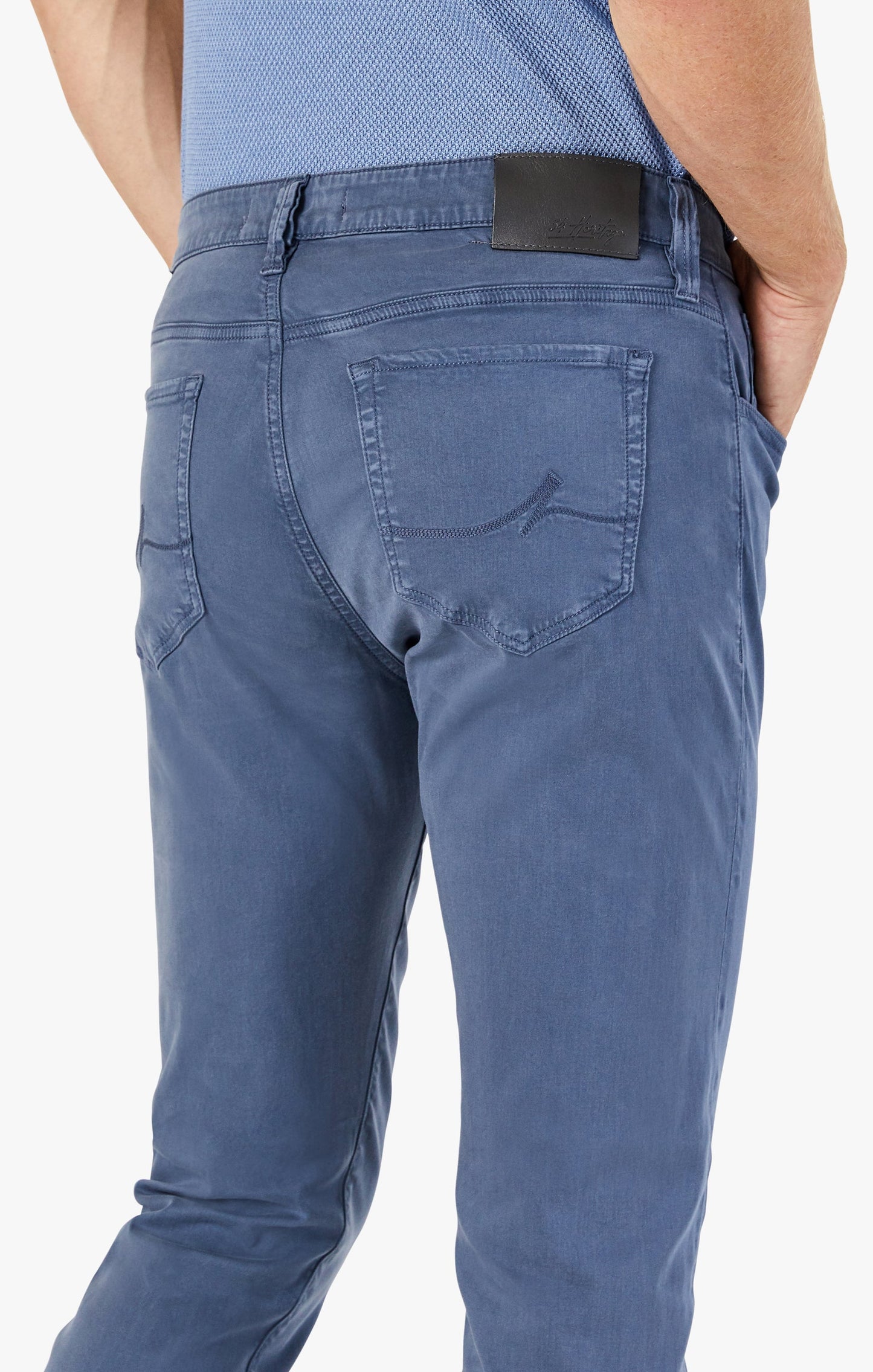 34 Heritage Courage Straight Leg Pants in Vintage Indigo Twill