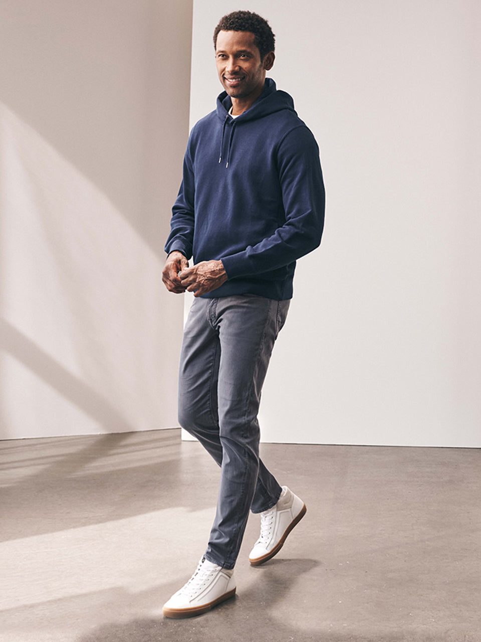 34 Heritage Courage Straight Leg Pants in Vintage Indigo Twill
