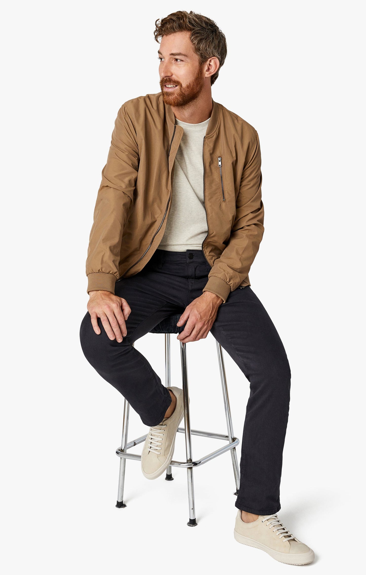 34 Heritage Courage Straight Leg Jeans In Iron Comfort