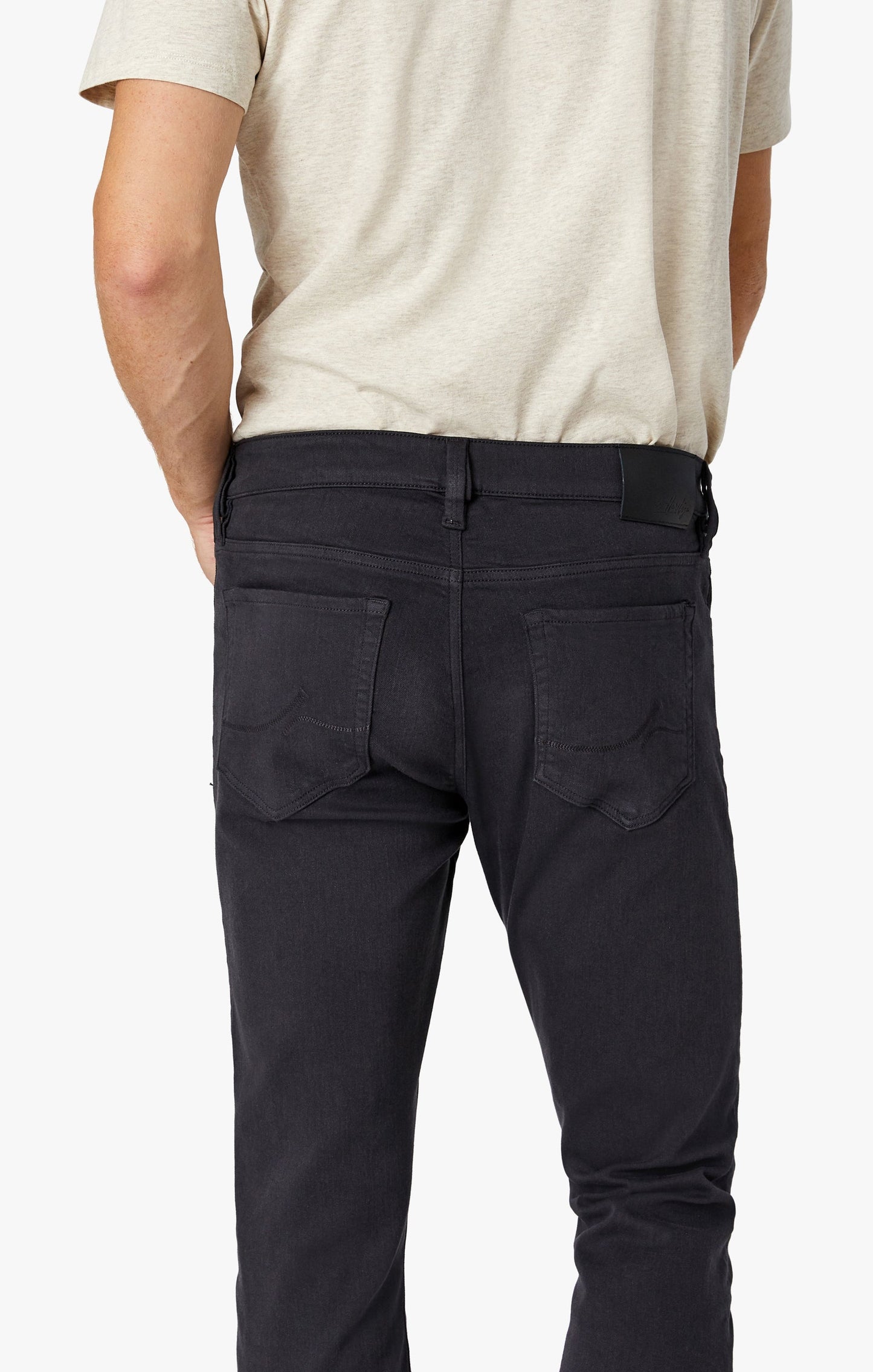 34 Heritage Courage Straight Leg Jeans In Iron Comfort