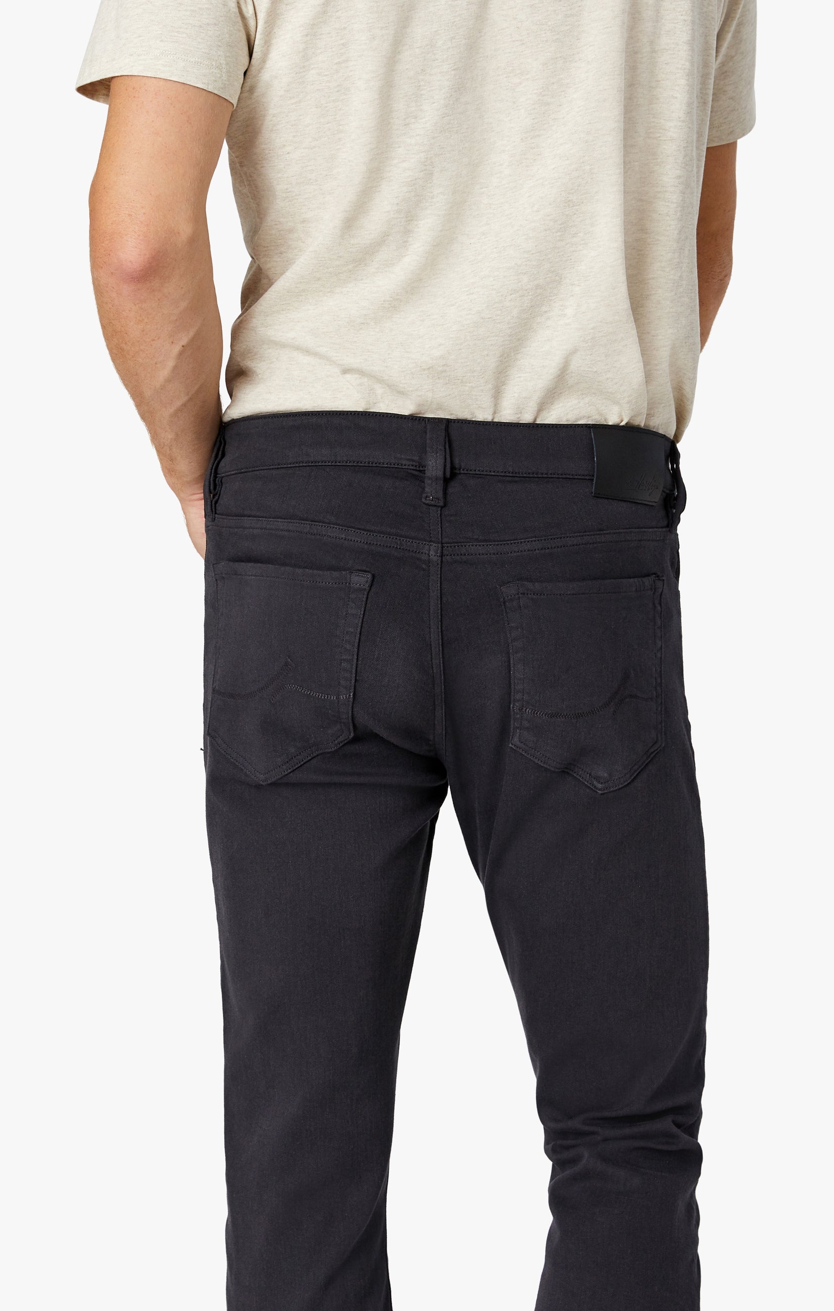 34 Heritage Courage Straight Leg Jeans In Iron Comfort