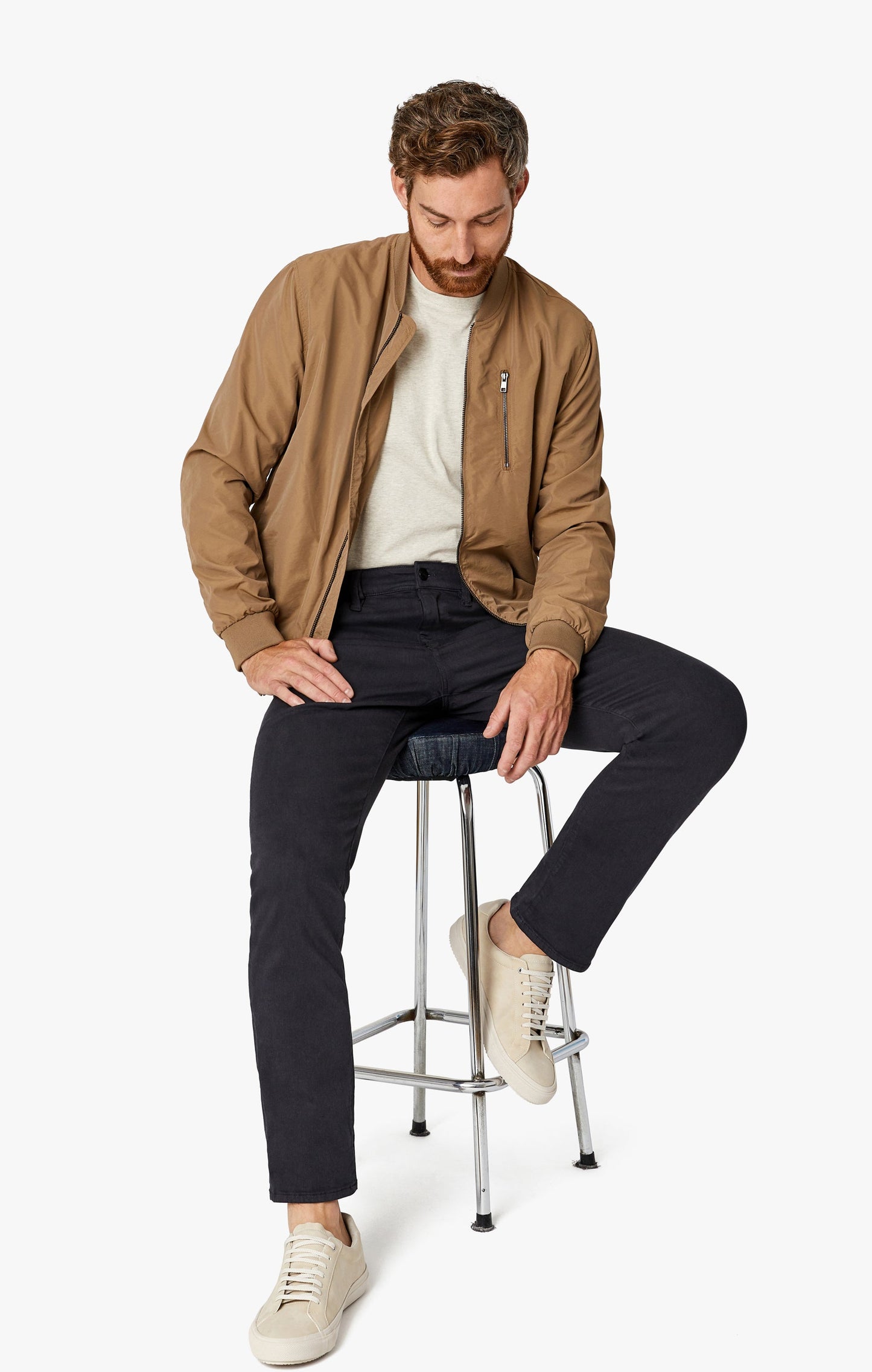 34 Heritage Courage Straight Leg Jeans In Iron Comfort