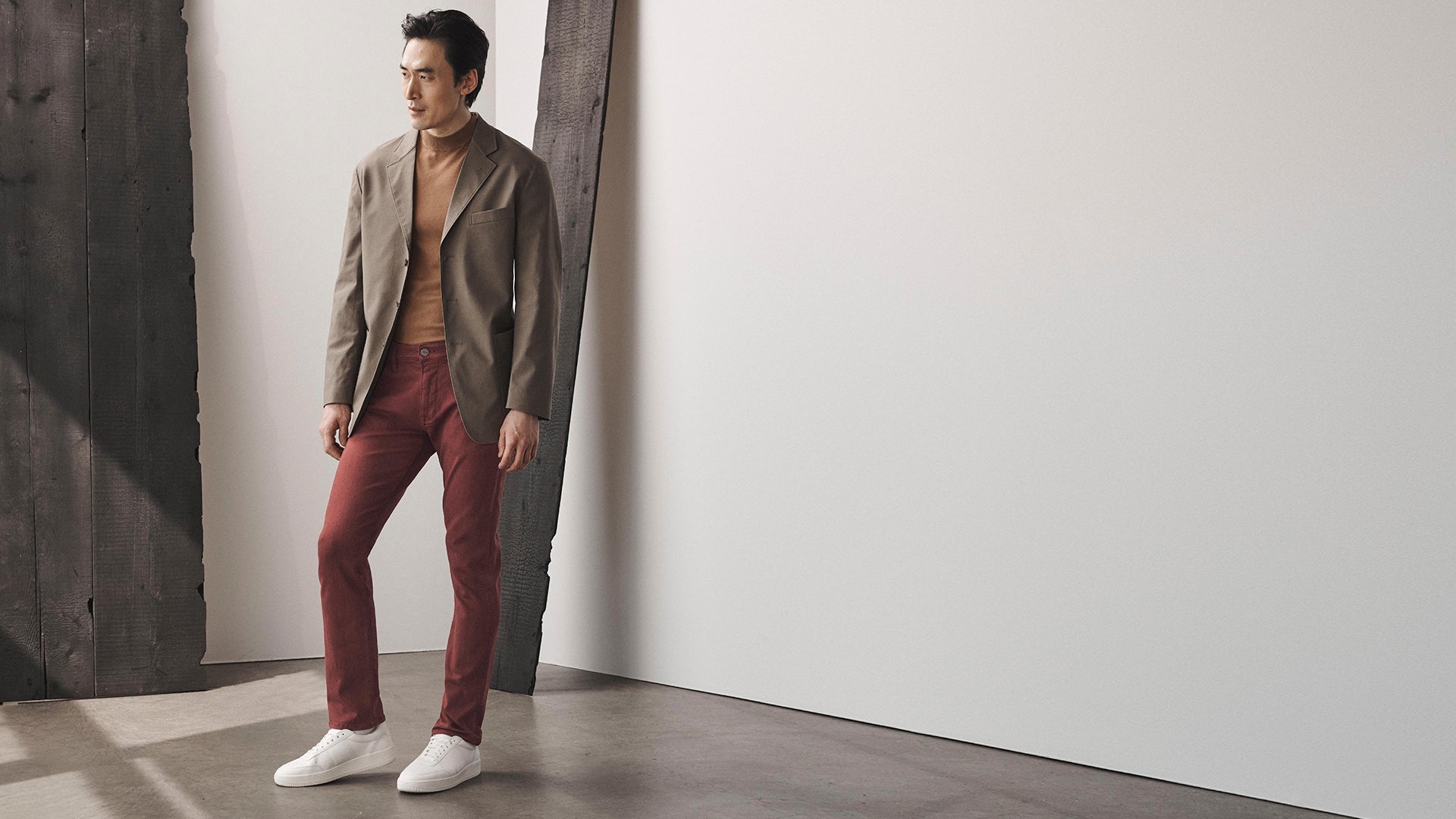34 Heritage Courage Straight Leg Pants in Rum Raisin Comfort